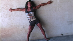 Debbie Bramwell poses in her special meta Debbie Bramwell T-shirt and this video focuses mostly on her legs.
For fans of thigh flexing and muscle control this video has tons of that in it.
Nice sections that focus on her calves and her vascularity is just so amazing in this video.
The video is over 16 minutes long.